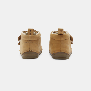 أحذية جلدية برقبة عالية...